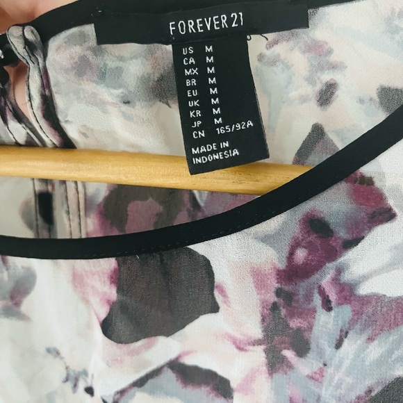 Floral blouse - Picture 3 of 3